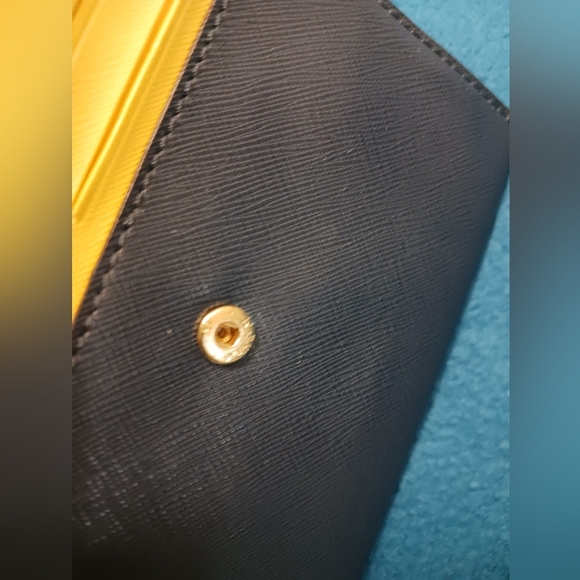 GUC Michael Kors Cardholder - Picture 2 of 8